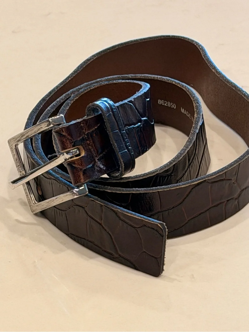 H&M Men’s Brown Leather Belt Size 35-36 Made in Sweden Classic Silver Buckle